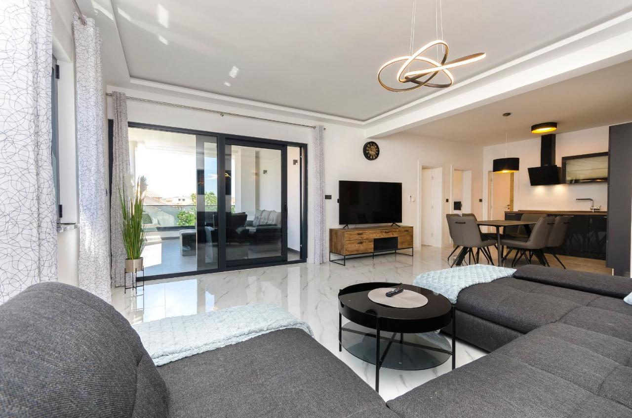 Apartments Villa Casia Srima Eksteriør billede