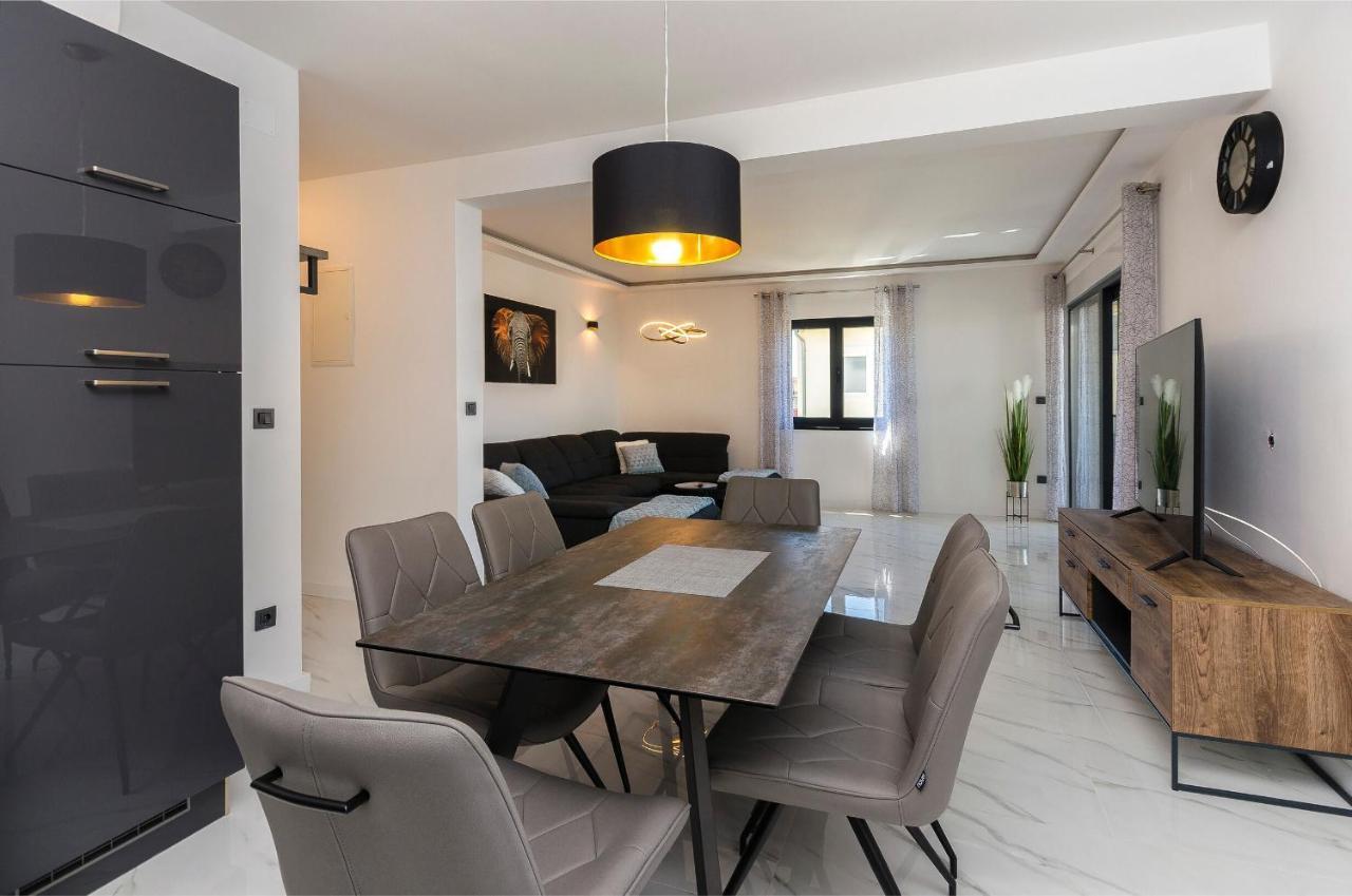 Apartments Villa Casia Srima Eksteriør billede