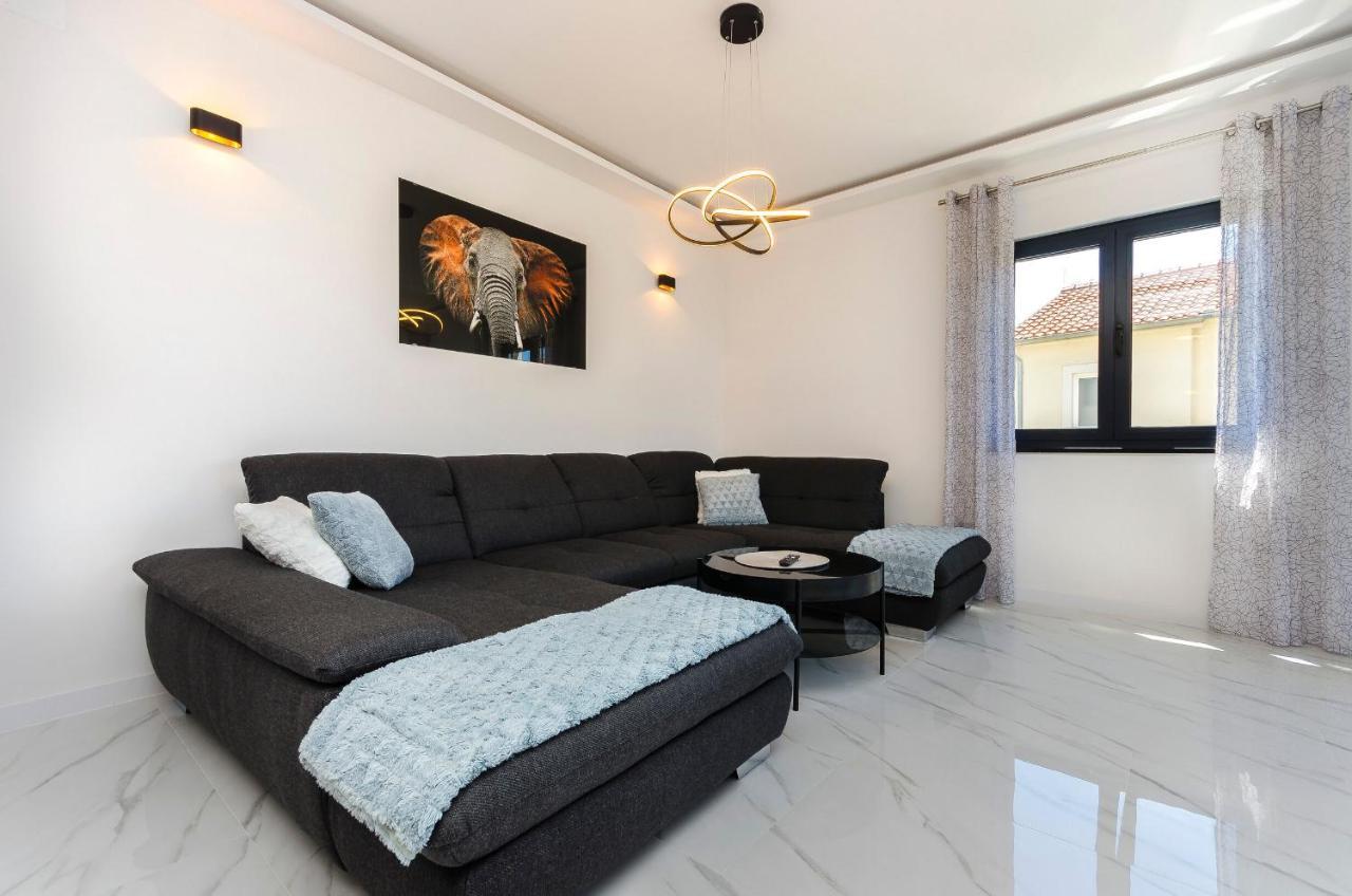 Apartments Villa Casia Srima Eksteriør billede