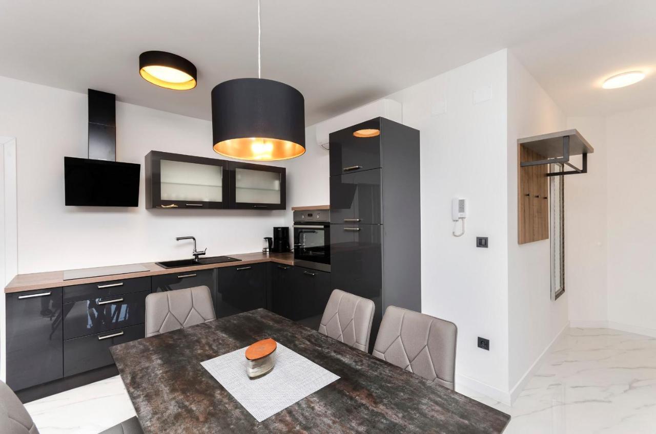 Apartments Villa Casia Srima Eksteriør billede