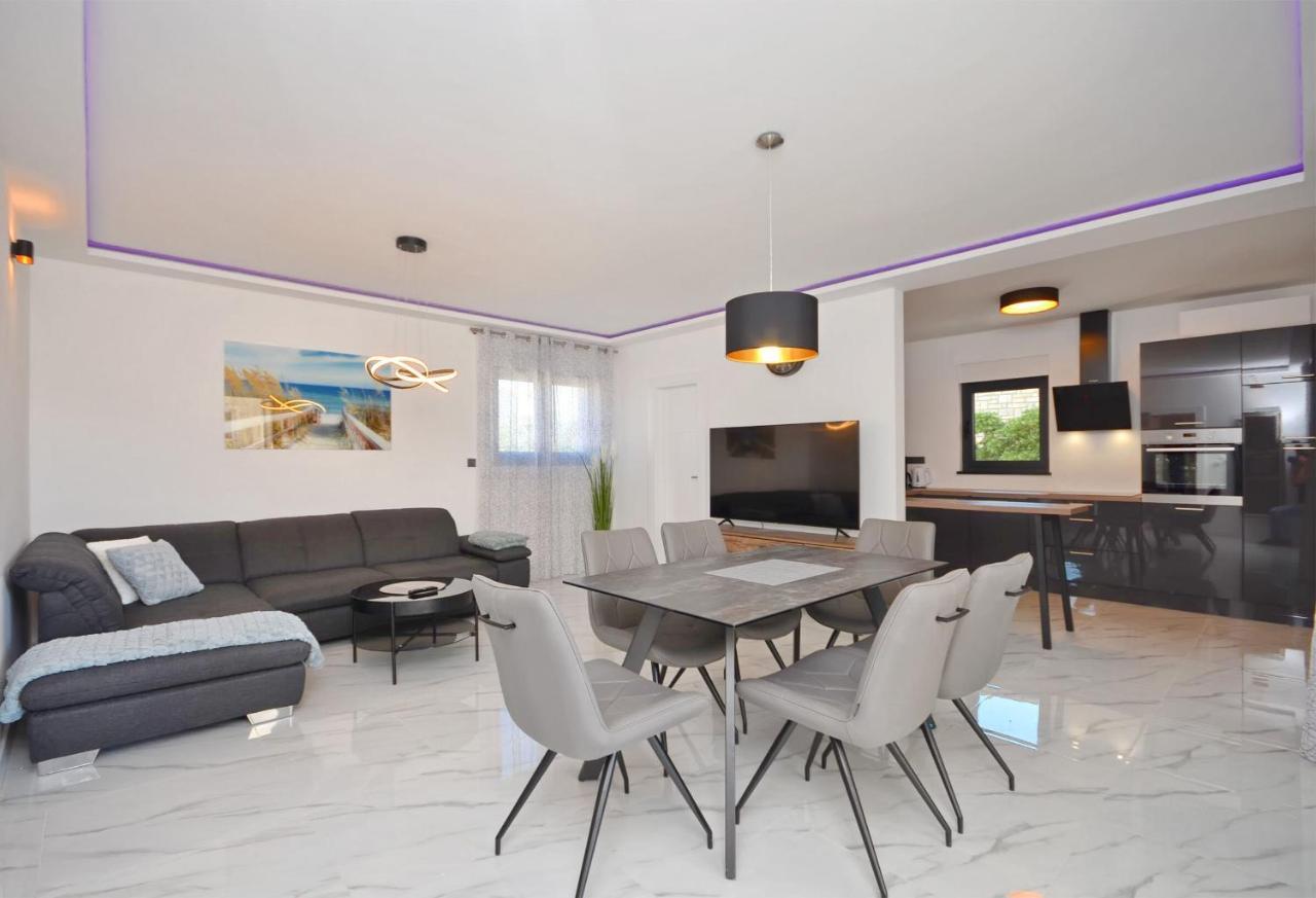 Apartments Villa Casia Srima Eksteriør billede