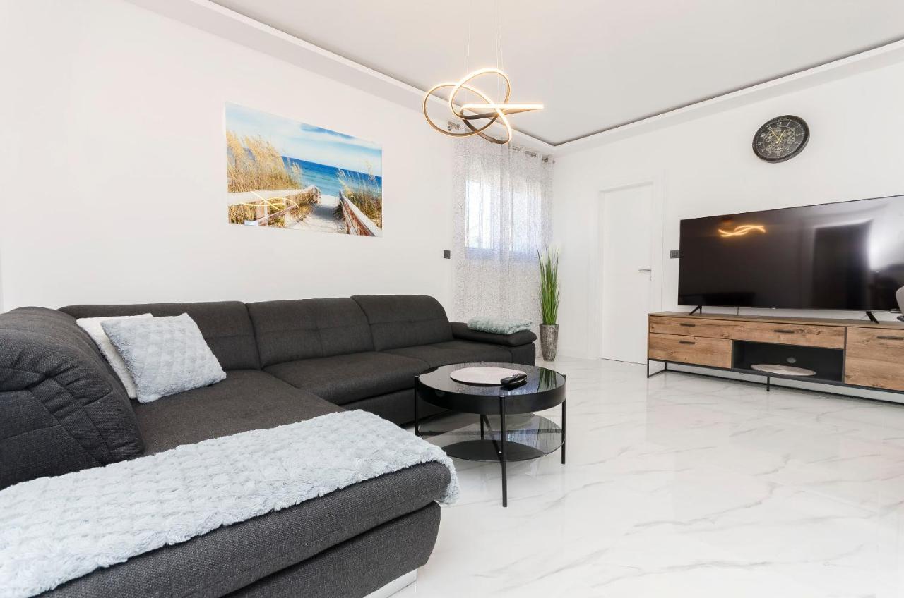 Apartments Villa Casia Srima Eksteriør billede